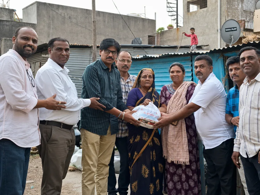 Ration distribution support for families in need